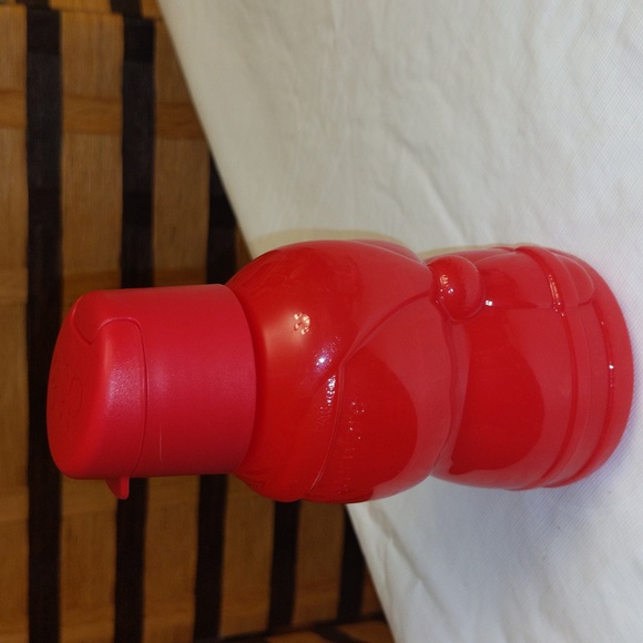 Tupperware Santa Clause Water Bottle with Flip Top Seal Holiday Red - Picture 3 of 4